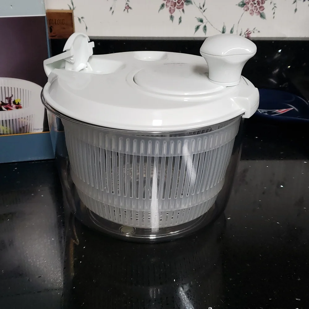 HOST PICK. NIB Essential Home Salad Soinner